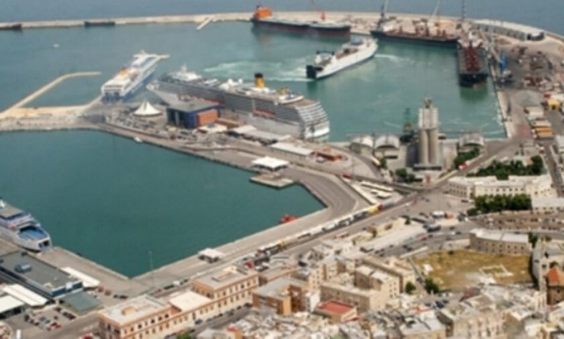 Una veduta aerea del Porto di Bari
