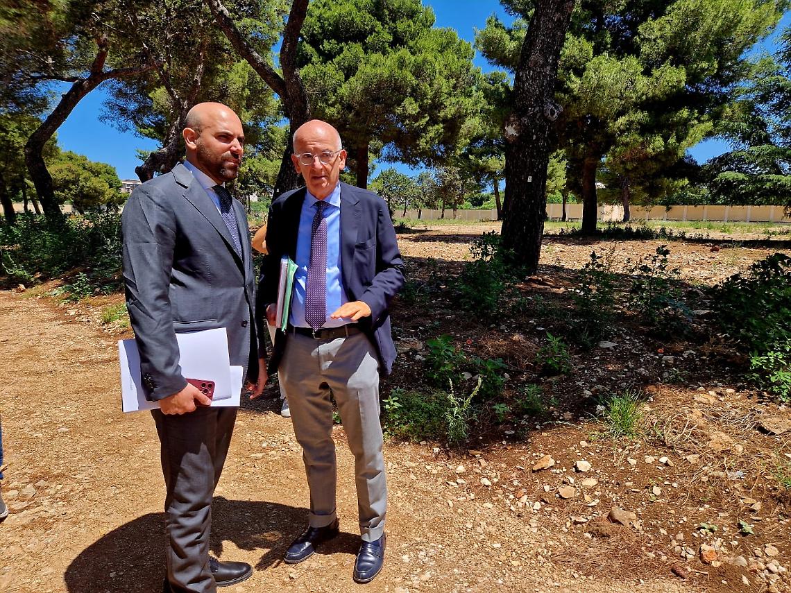 Il Sottosegretario al Mit, Tullio Ferrante nel cantiere del Parco della Giustizia insieme al Viceministro alla Giustizia Francesco Paolo Sisto