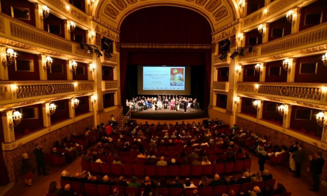 Il teatro Piccinni di Bari