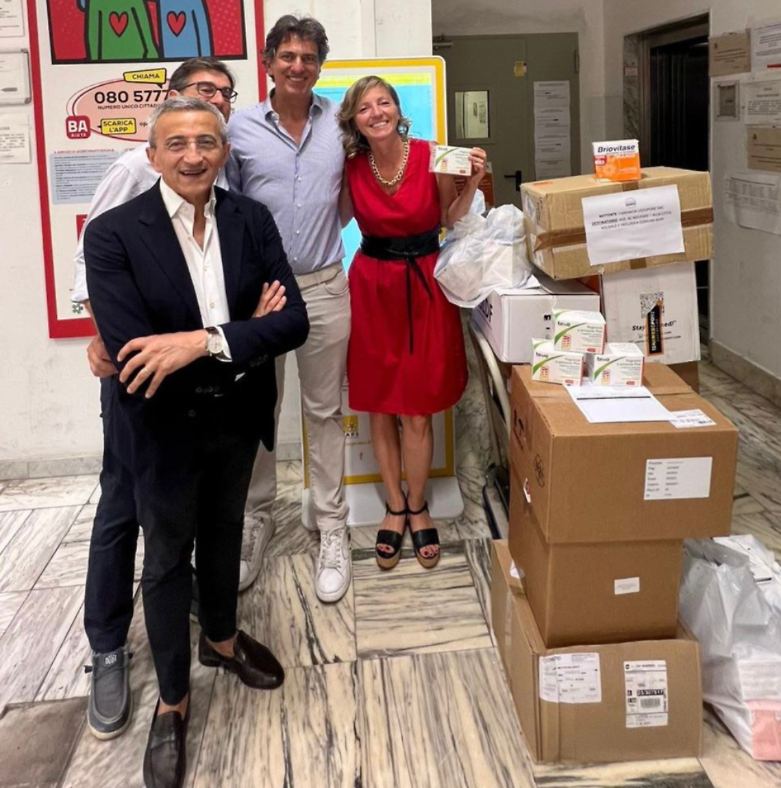 Donazione di sali minerali e integratori da parte di Federfarma Bari all'assessorato comunale al Welfare