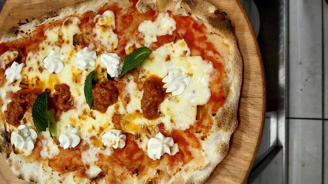 Una pizza - archivio