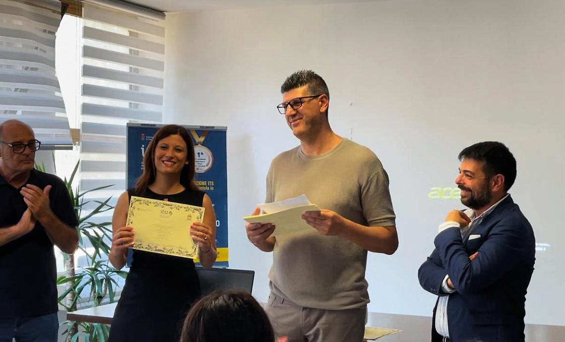 Un momento della consegna dei diplomi Its