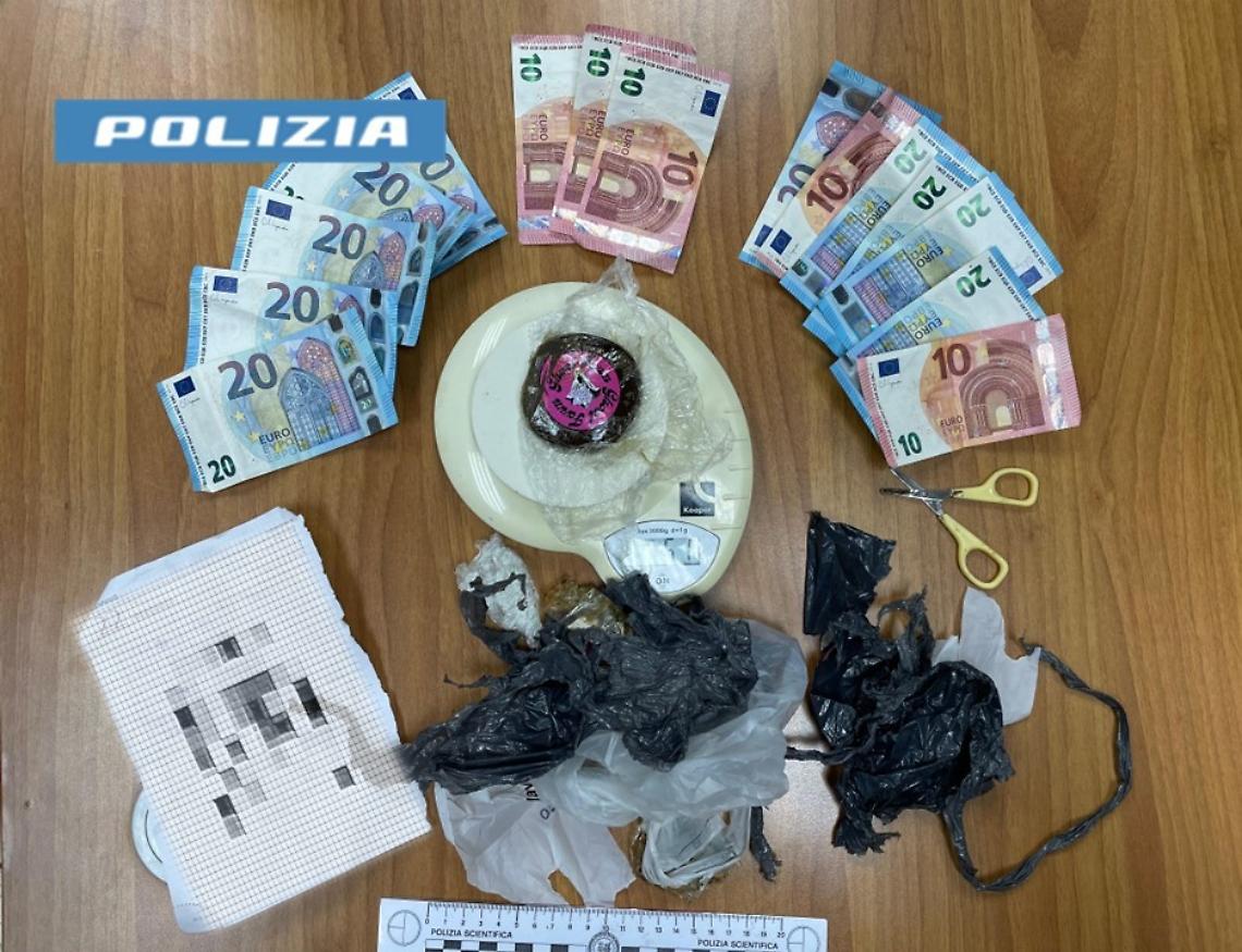 Droga e soldi sequestrati durante l'operazione antidroga