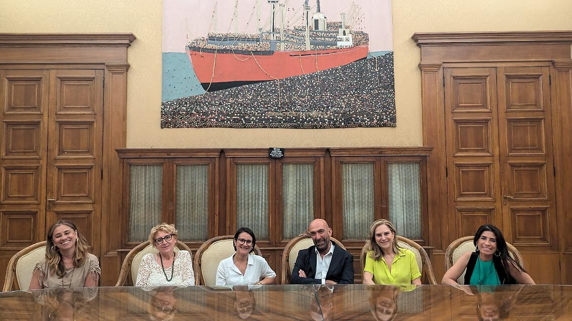 Vito Leccese con le presidenti dei Municipi di Bari