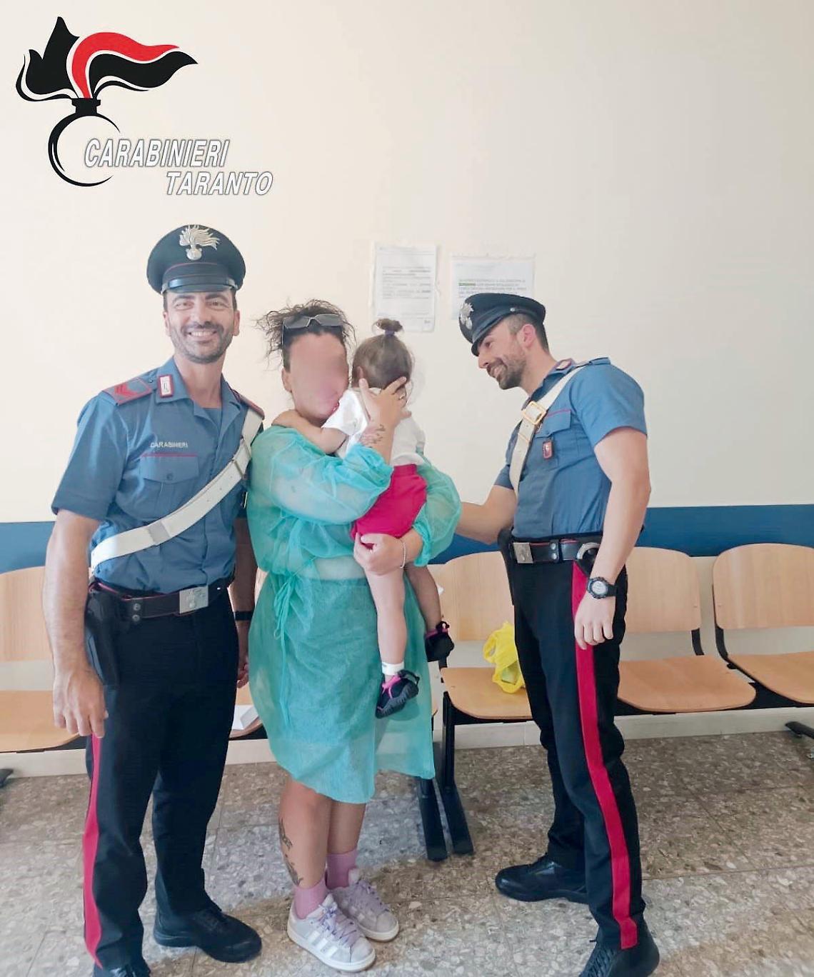 I carabinieri che hanno salvato la bimba di tre anni