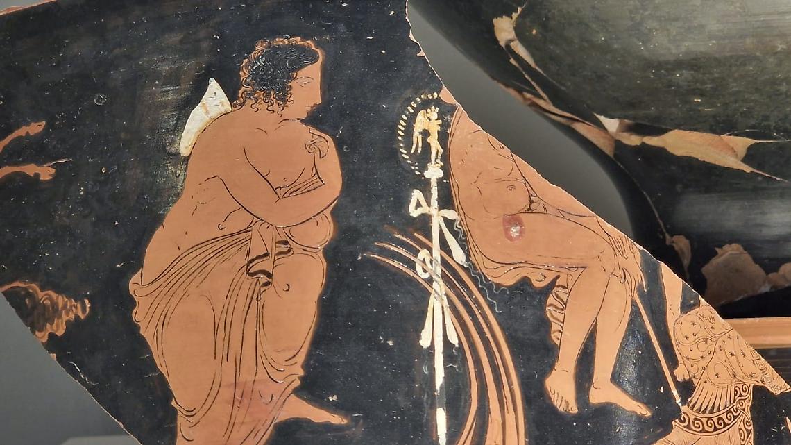 Frammento di cratere a calice apulo a figure rosse 400 390 a.C. scena con gli Argonauti accanto alla prua della nave Argo