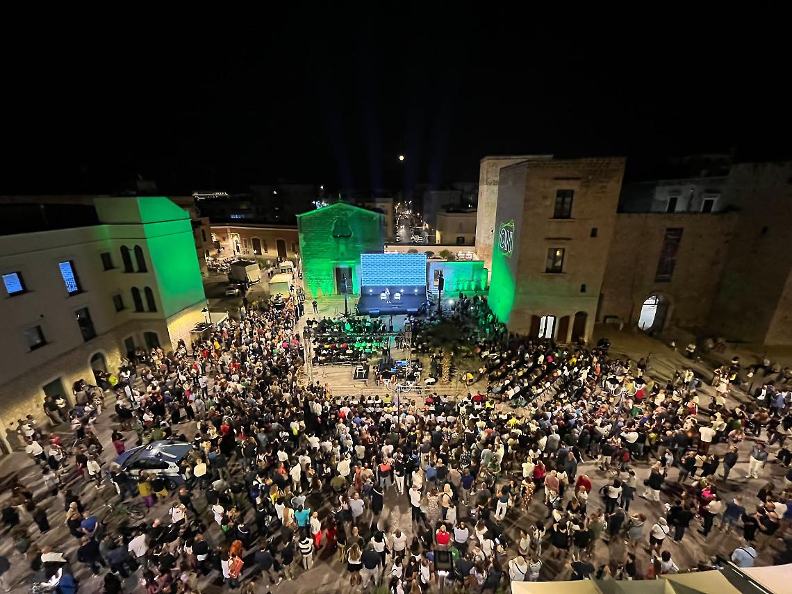 Una edizione di DigithOn in piazza Castello a Bisceglie