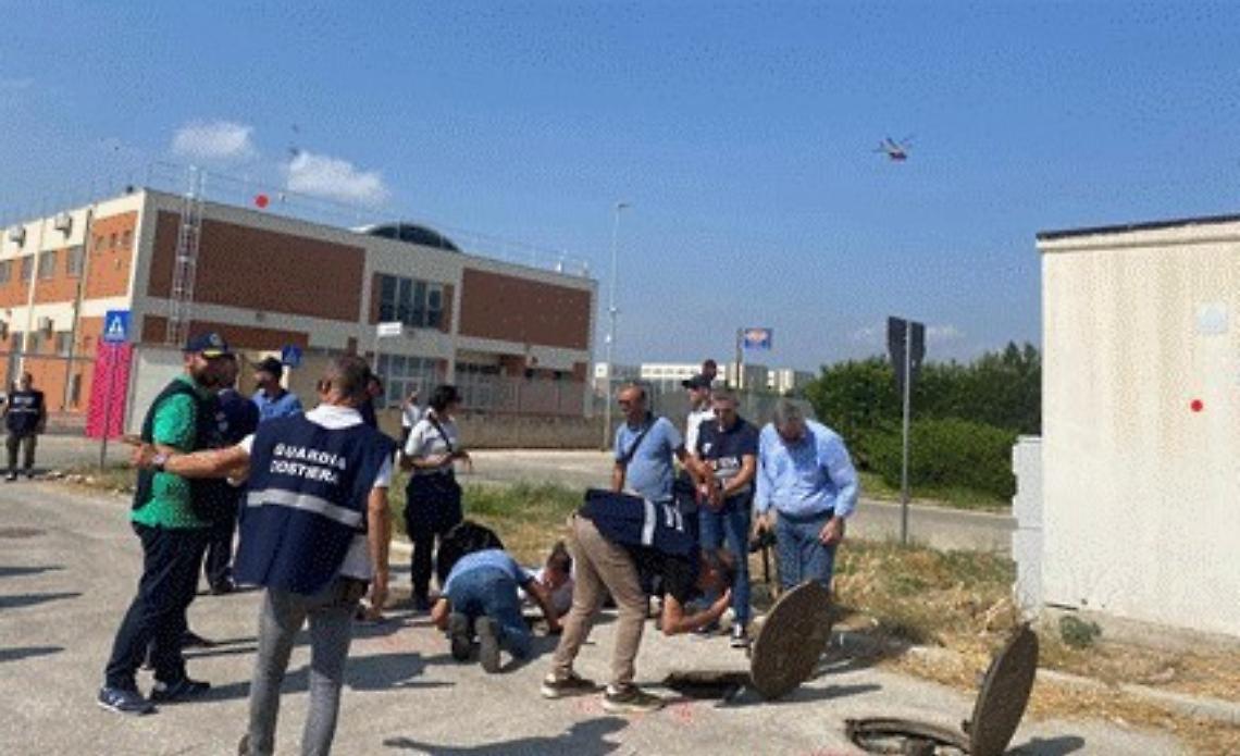 La Guardia Costiera in azione nella zona Asi di Molfetta - foto di Giornaleora.it