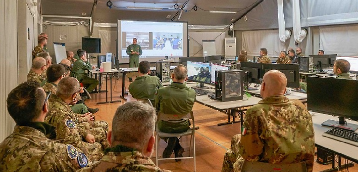 Uno dei vertici interforze durante Joint Stars (foto d'archivio)