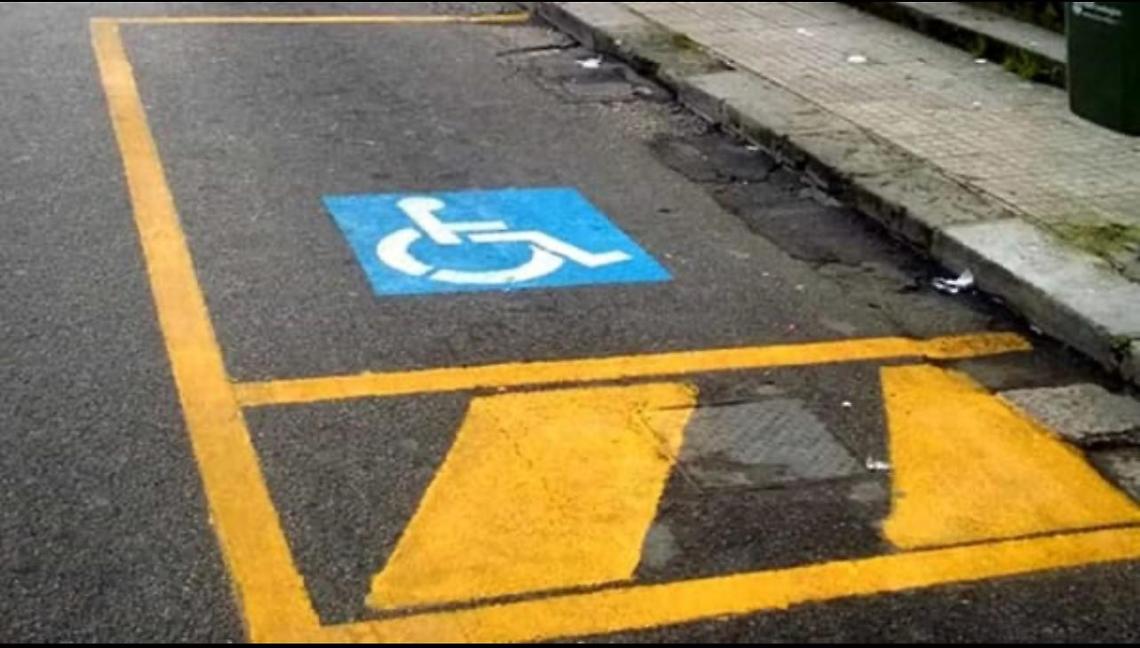 Uno stallo riservato ai diversamente abili