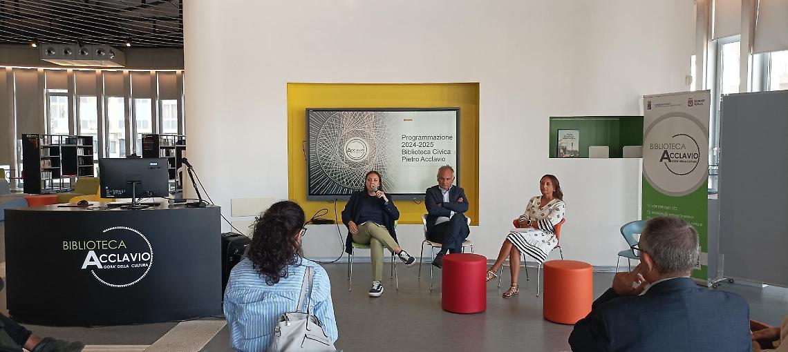 Un momento della presentazione delle attività della Biblioteca comunale Acclavio