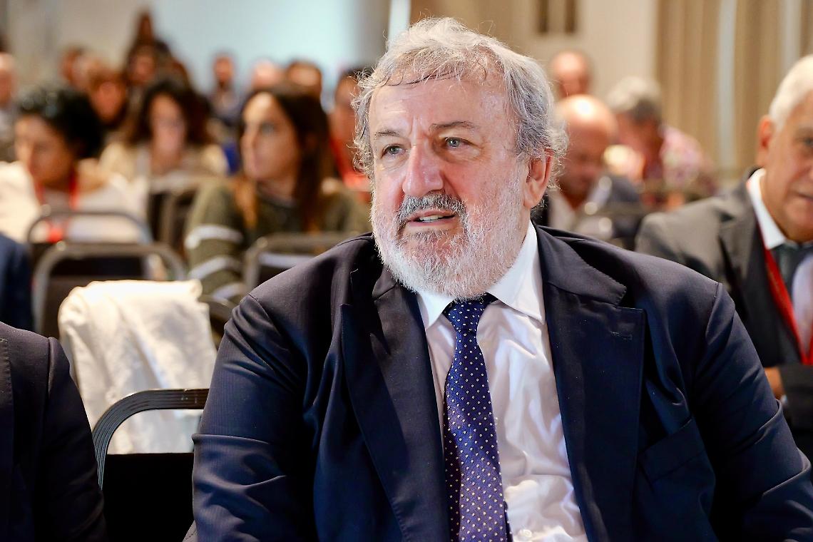 Michele Emiliano al  Forum Mediterraneo in sanità a Bari