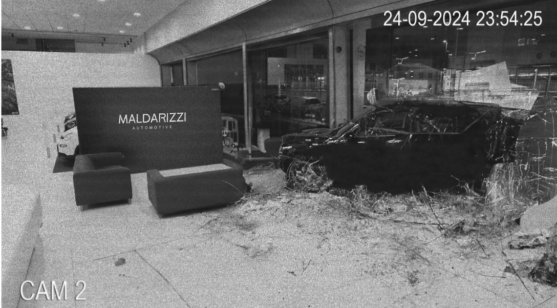 La spaccata notturna alla Maldarizzi di Bari