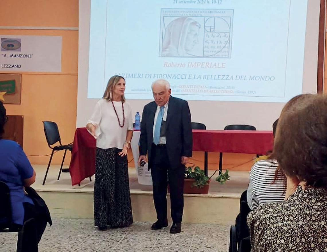 Il prof. Roberto Imperiale con la dirigente IC “Manzoni”, Lucia Calò