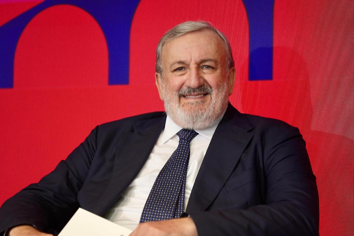 Emiliano esclude il ritorno in magistratura, «Non voglio creare imbarazzi». "Per Decaro ci sono"