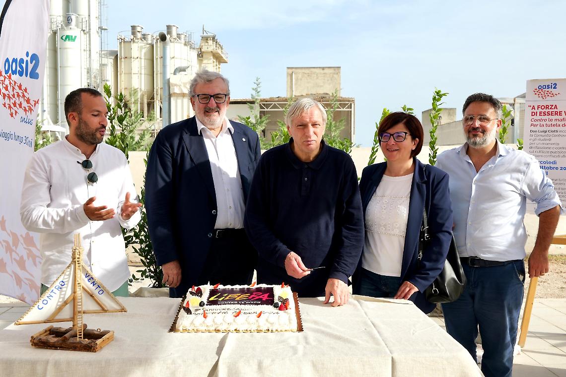 L'incontro a Trani con don Luigi Ciotti