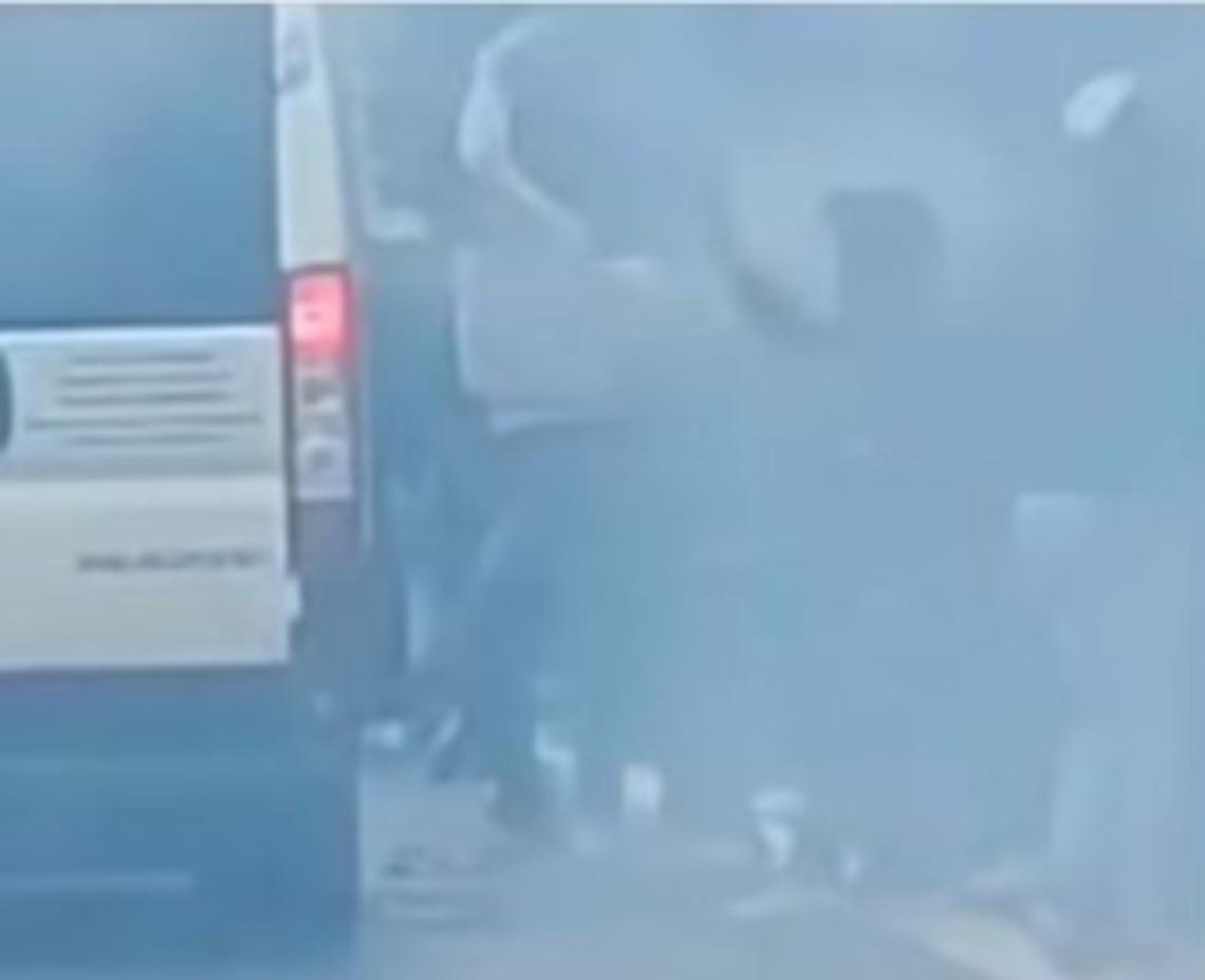 Un frame del video dell'aggressione