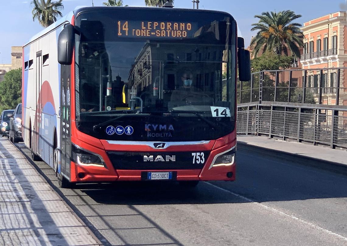 Un autobus di Kyma Mobilità