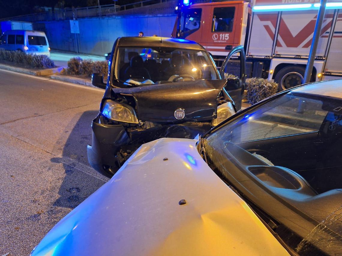 Incidente nella notte in viale Ionio - foto di Francesco Manfuso