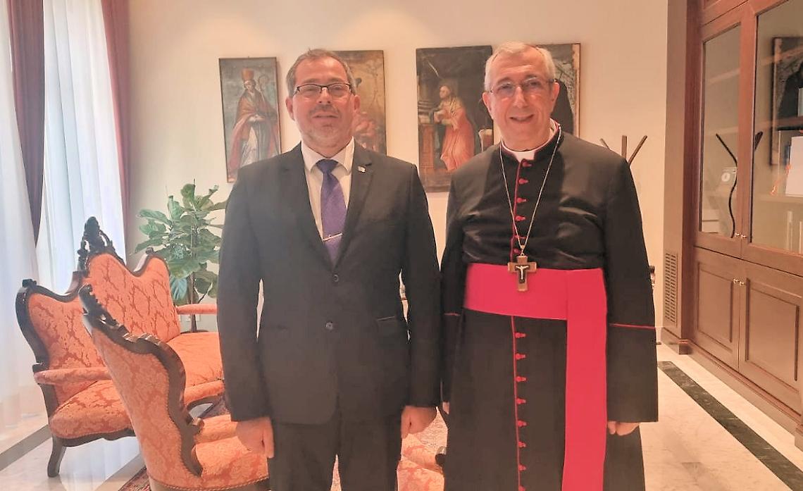 L’ambasciatore ucraino presso la Santa Sede, Andrii Yurash e mons. Giuseppe Satriano, Arcivescovo di Bari