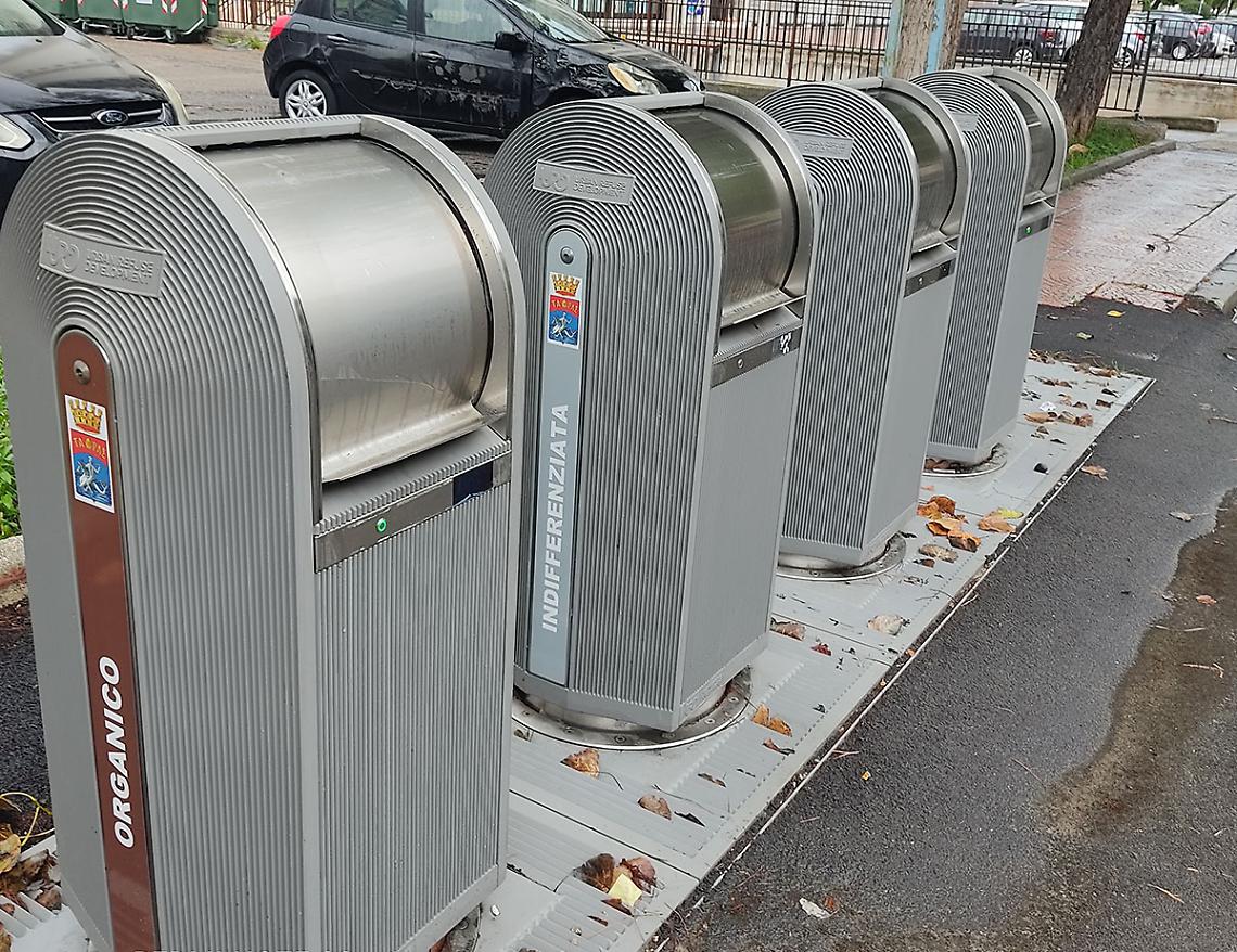 I raccoglitori, inutilizzati, della raccolta pneumatica