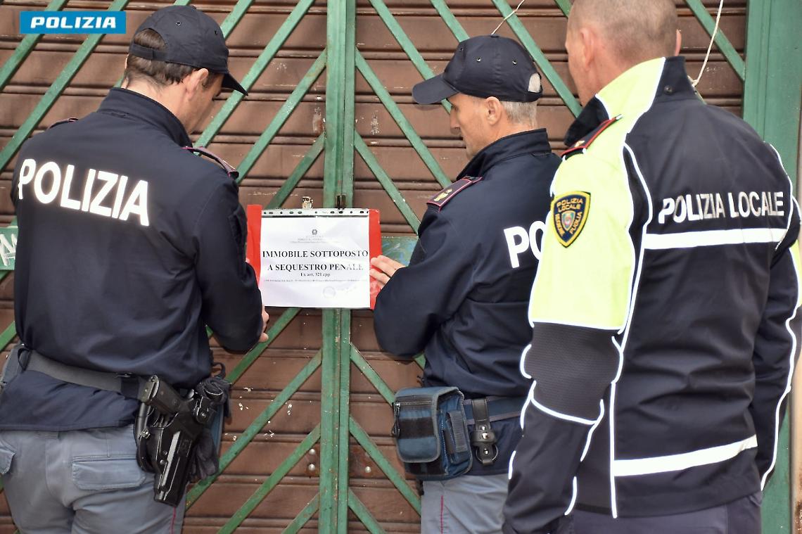 I sigilli apposti dalla Polizia di Stato