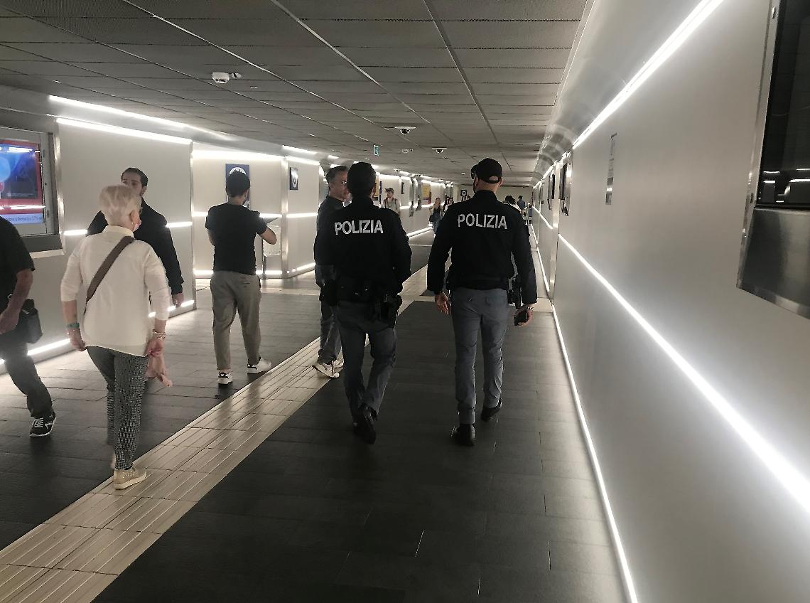 La Polizia ferroviaria di Bari centrale