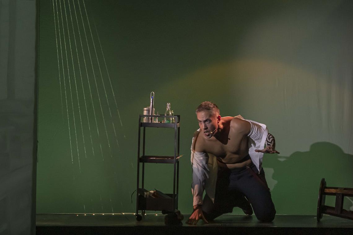 "Jekyll and Hyde", foto di scena