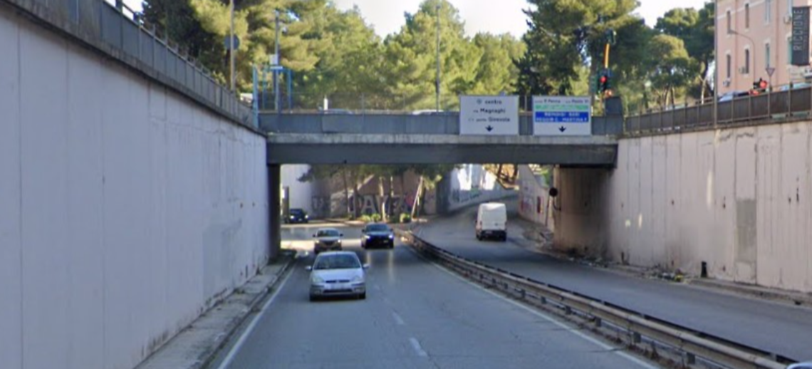 Il sottopasso di viale Magna Grecia