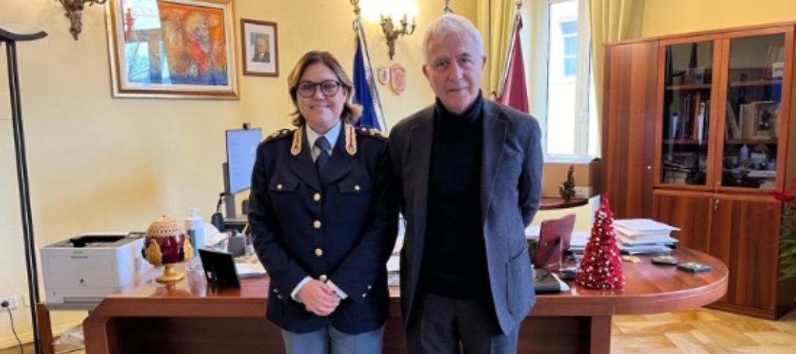 A sinistra Ilaria Masi nuovo Dirigente della Divisione di Polizia Amministrativa di Bari