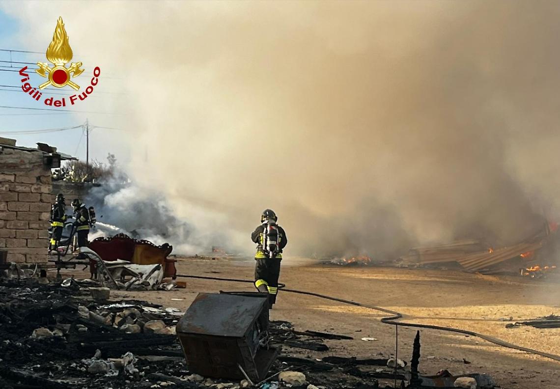 L'intervento dei Vigili del fuoco a Bari