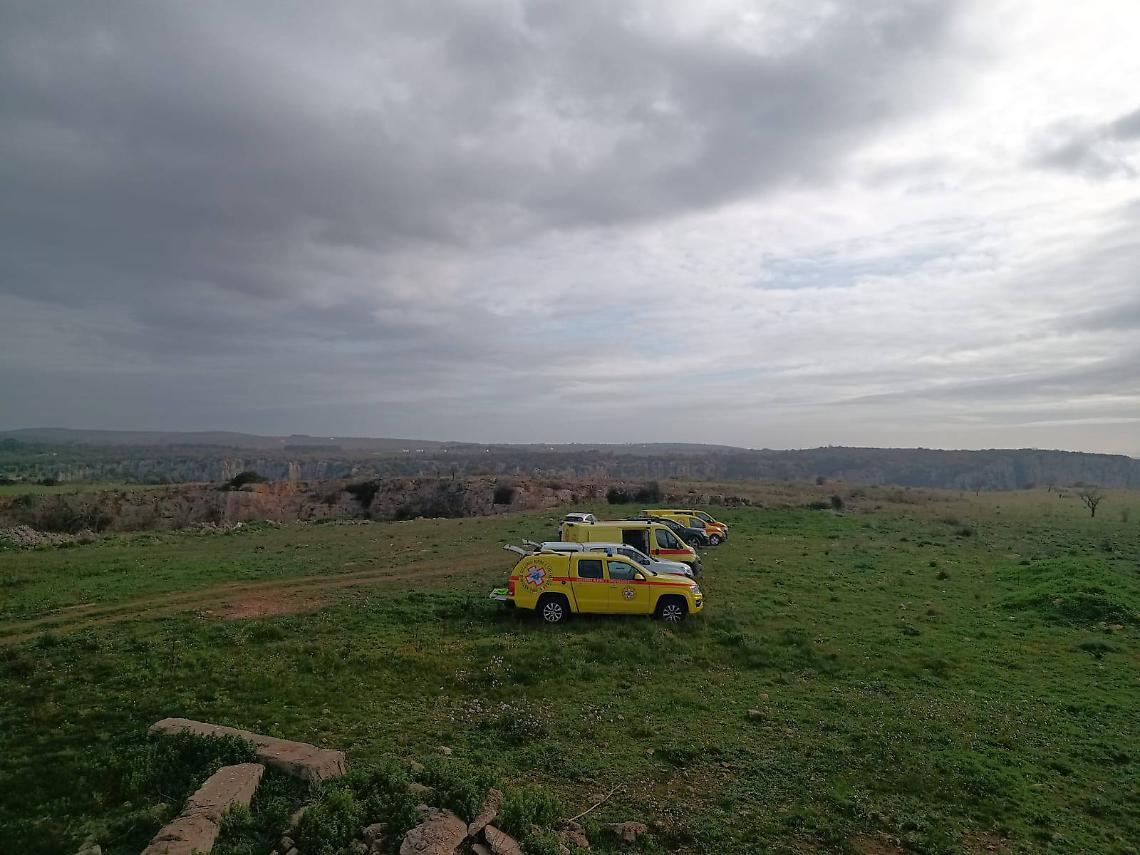 I mezzi del Soccorso Alpino e Speleologico della Puglia intervenuti sul posto - foto dello stesso Corpo