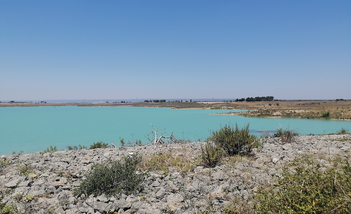 Una veduta dell'invaso Pappadai nel territorio compreso tra Carosino, Monteparano e Fragagnano