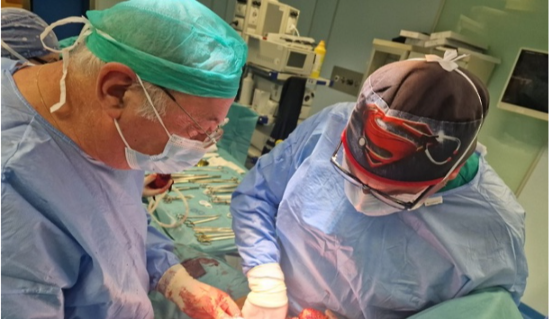 L'equipe dell'Unità Operativa Complessa di Chirurgia Toracica del Mater Dei Hospital di Bari