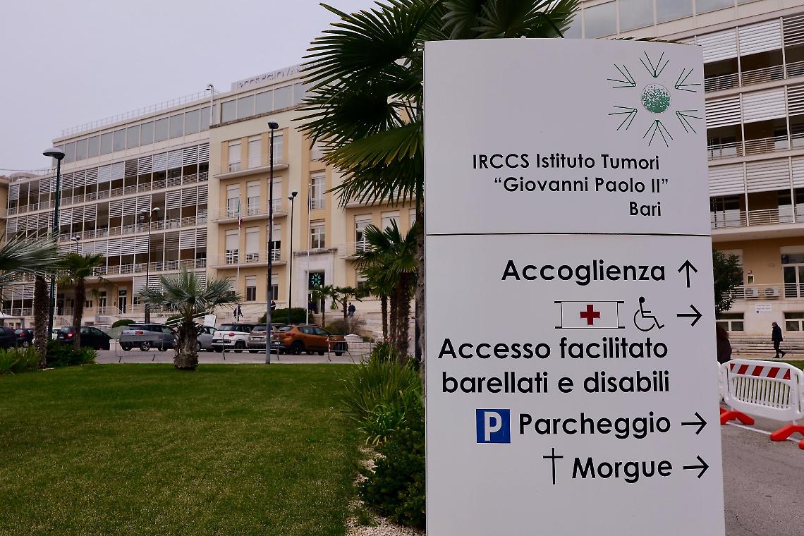 Ex primario dell’Oncologico patteggia per i farmaci sottratti alla struttura