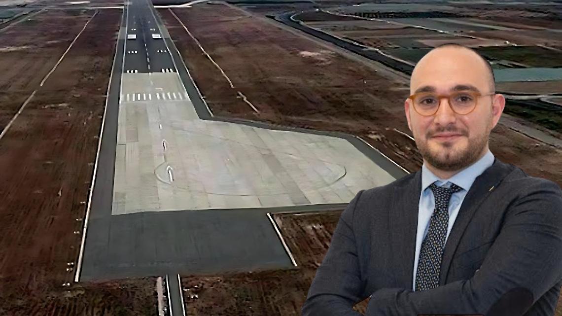 La pista dell'aeroporto di Grottaglie. Nella foto, Stefano Castronuovo, segretario provinciale Casartigiani