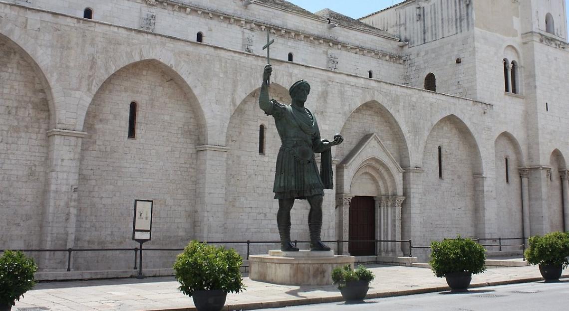 La statua di Eraclio, uno dei simboli di Barletta