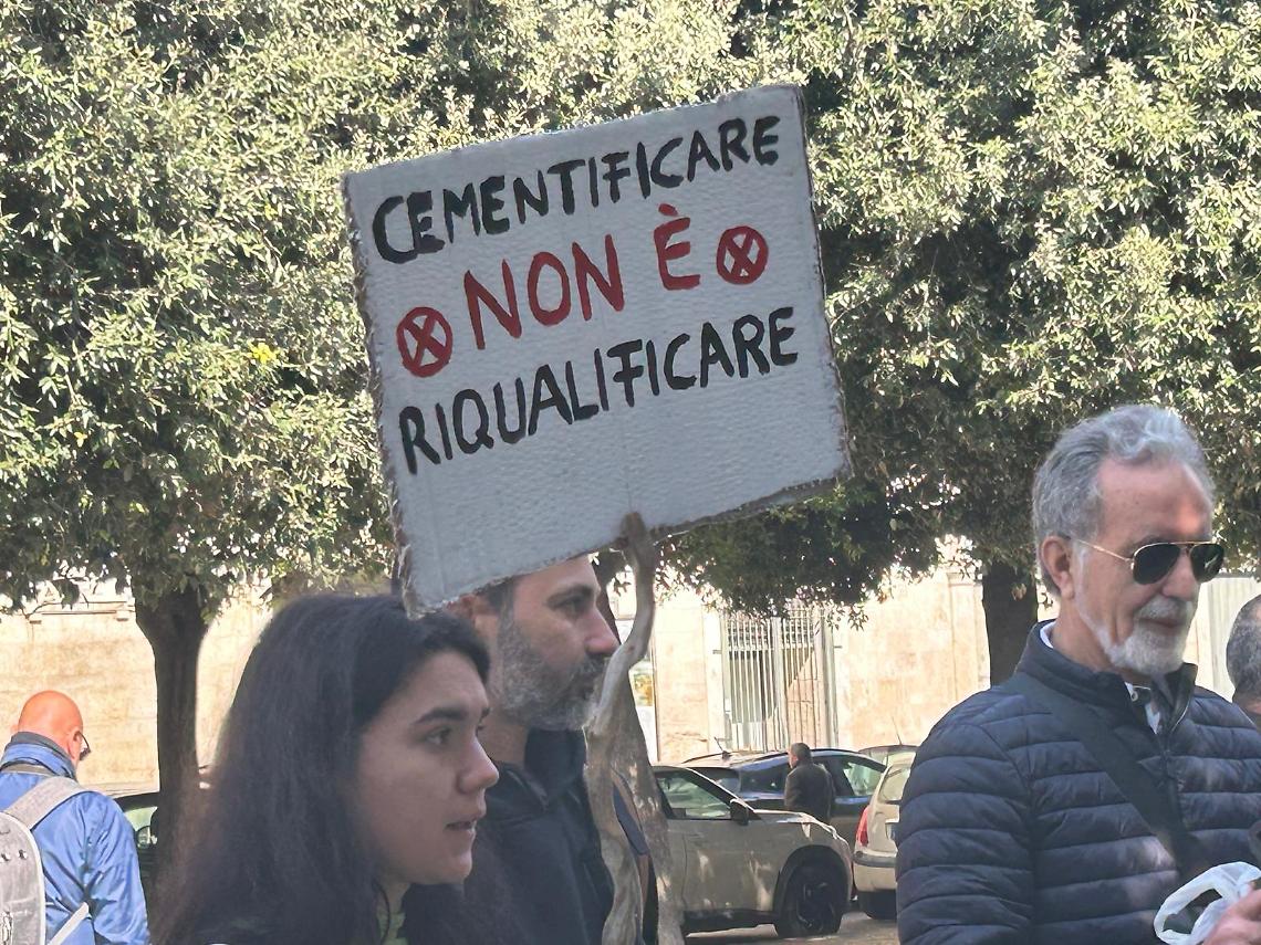 La manifestazione per "Salvare le Conche" di Trani