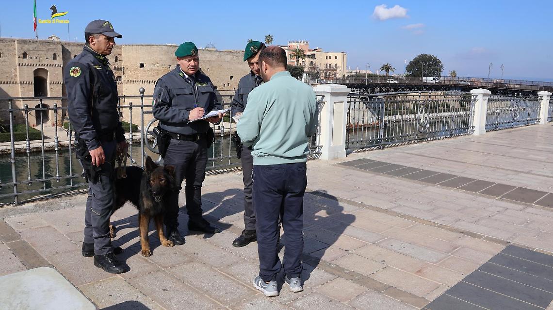 La Guardia di Finanza a Taranto