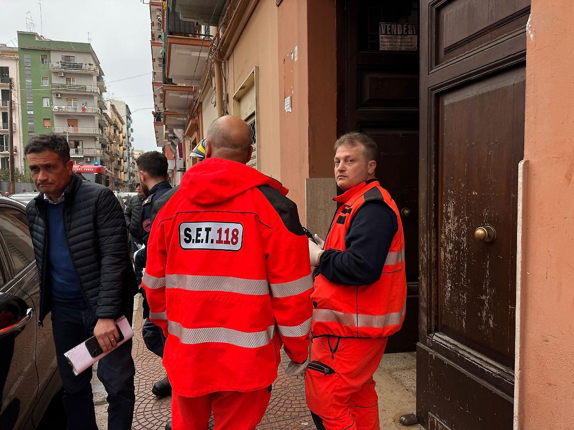 Il personale del 118 accorso sul posto - foto di Francesco Manfuso