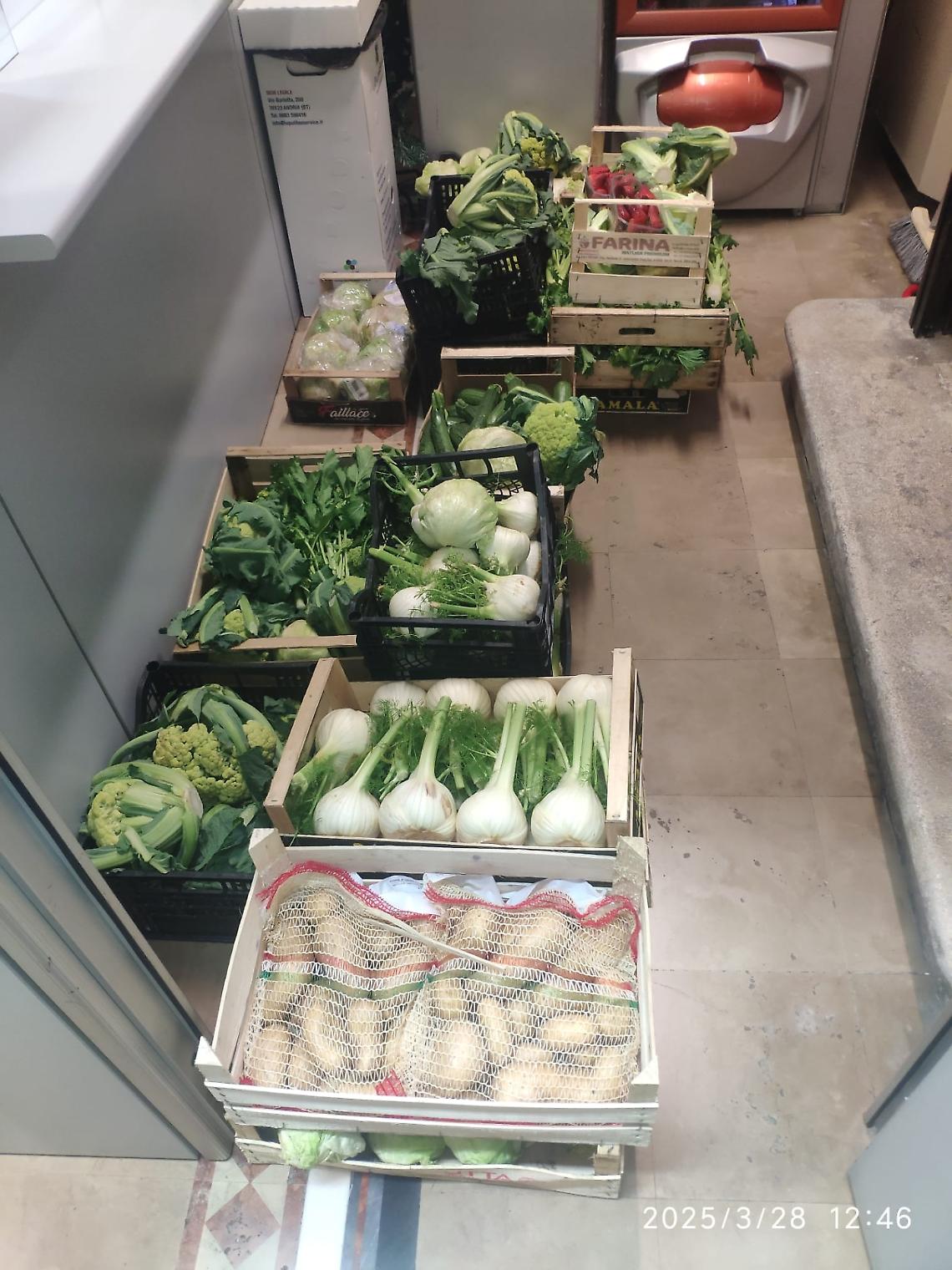 I prodotti sequestrati a Bisceglie