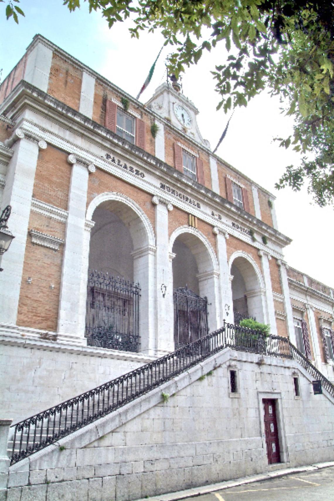 Il Palazzo di Città di Andria - foto Comuni-italiani