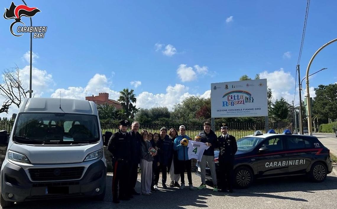 I carabinieri ritrovano il furgone rubato
