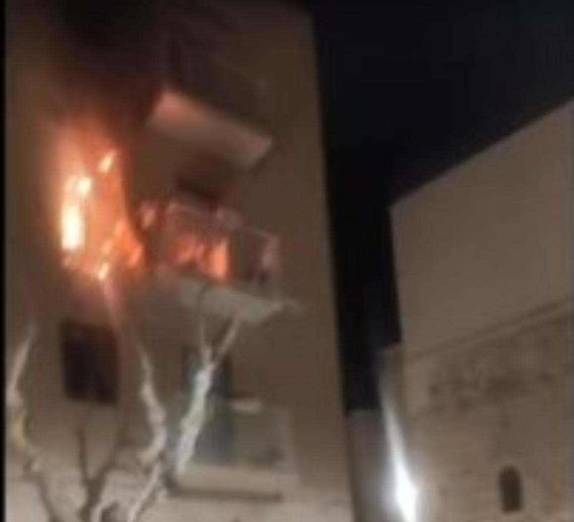 Le fiamme dopo  l'esplosione a Trani