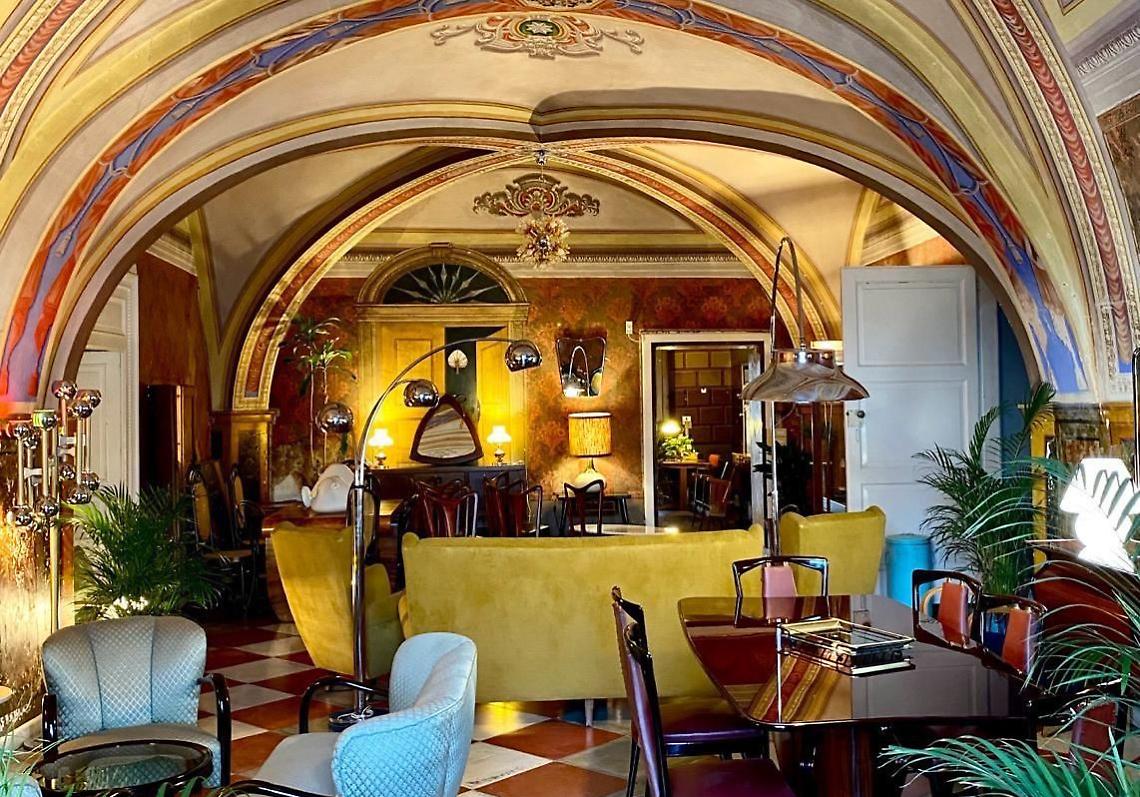 Gli spazi di Resìna che ospitano la mostra
