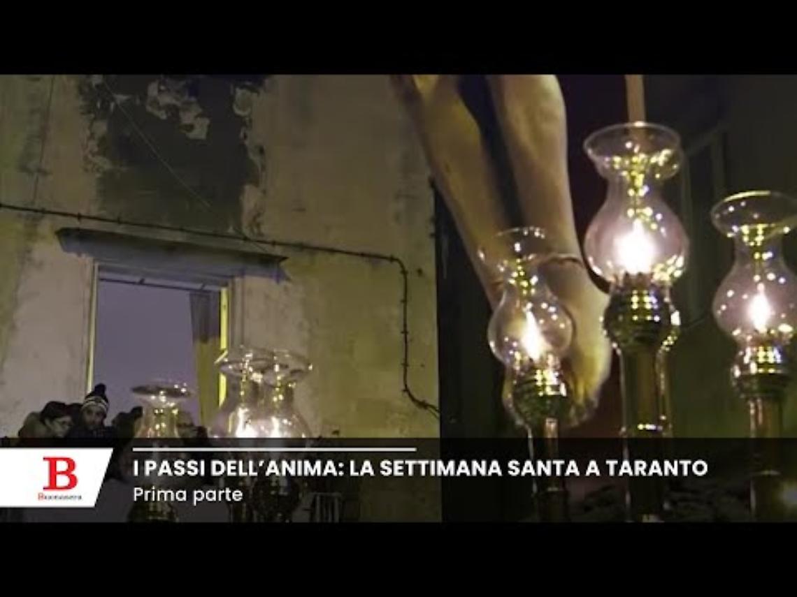 Settimana Santa a Taranto.Uomini che portano pesi che non si vedono.