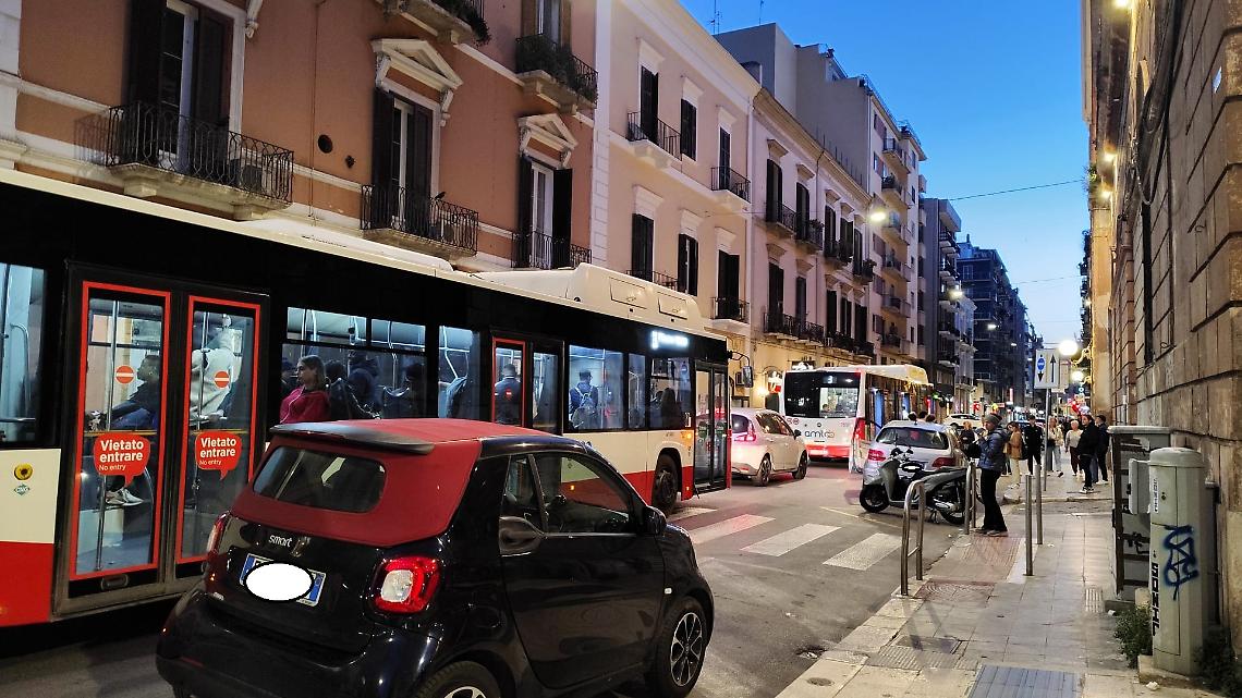 I mezzi Amtab di Bari durante la Festa di San Nicola