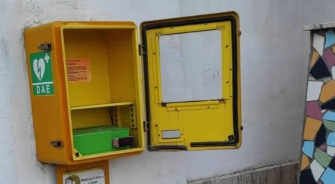 La scorsa notte il raid in una delle dieci postazioni di Grottaglie