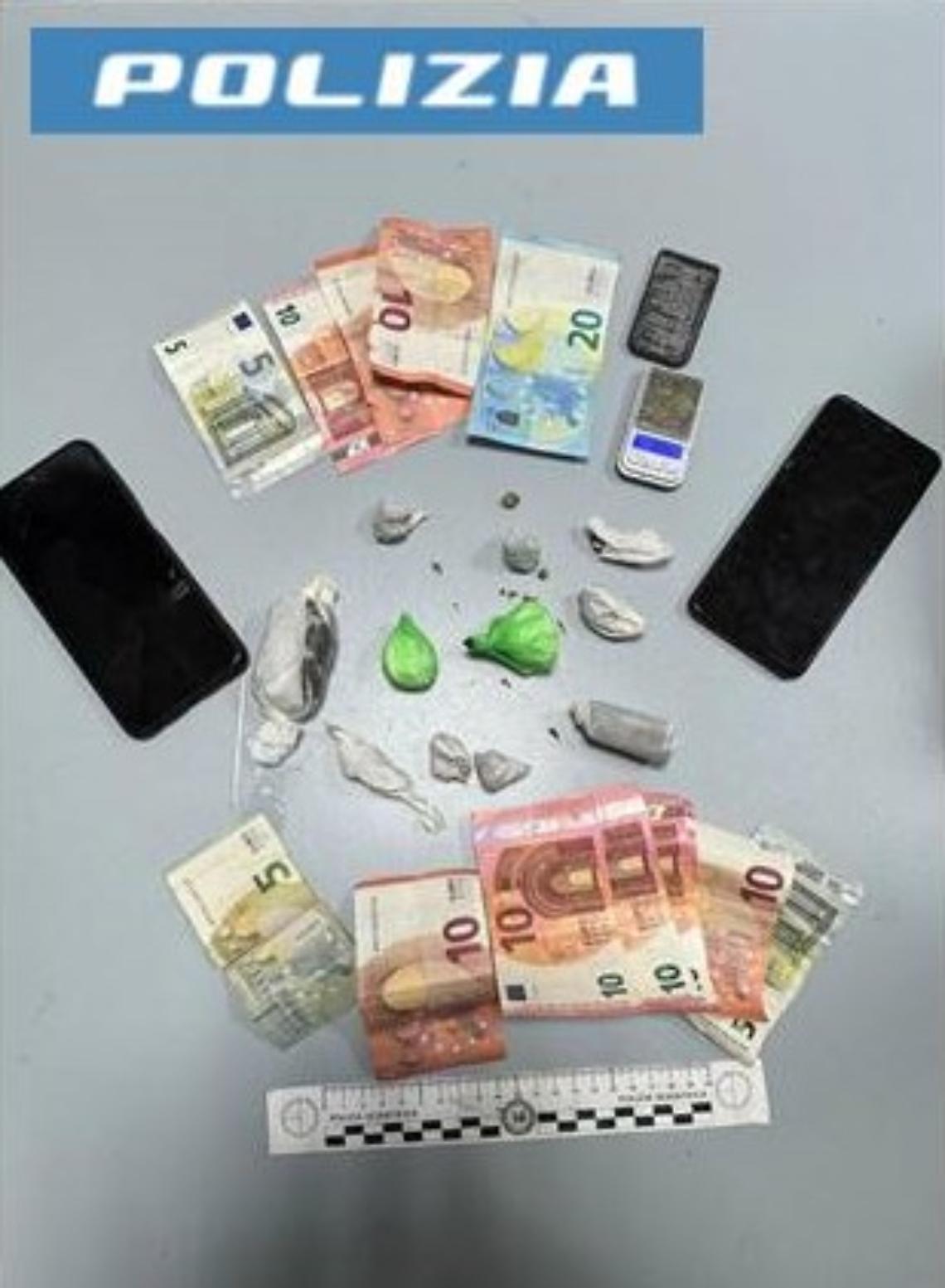 Il materiale sequestrato 