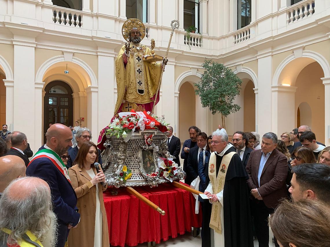 San Nicola nella sede della Camera di Commercio di Bari - foto Rocco Lamparelli